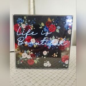 Scentsy Wax Warmer LIFE IS BEAUTIFUL light Up Electric